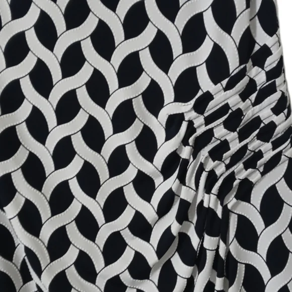 NWT-Gorgeous Woven Pattern Dress - Picture 2 of 2